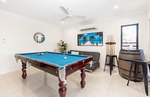 Smithfield House | Tropical Dreams - Spacious Retreat with Private Pool