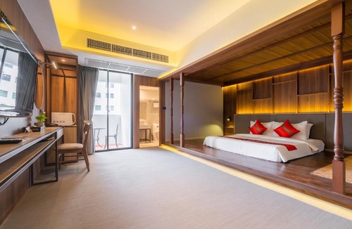 Thanon Phaya Thai Hotel | True Siam Phayathai Hotel