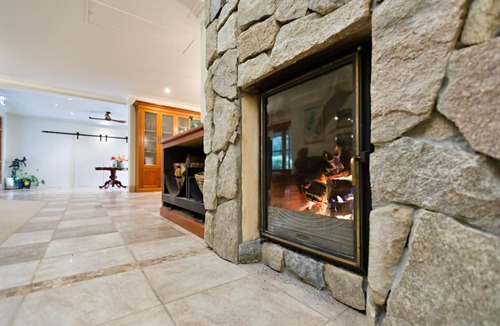 Beechworth Hotel | Twelve on Albert