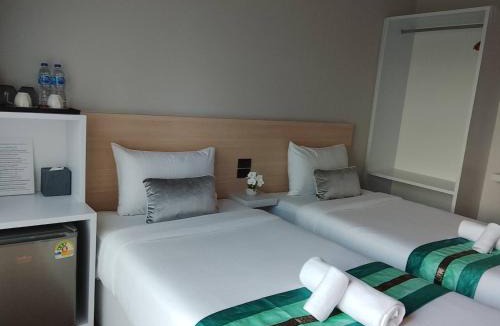 Takua Thung Hotel | Two Tree Cafe At Suanmuangthong