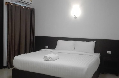 Mak Khaeng Hotel | UD House