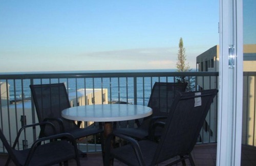 Caloundra Apartment | Unit 5 Sanctuary Shores, Kings Beach - Free Wifi