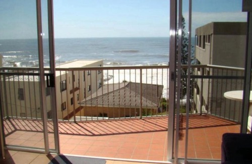 Caloundra Apartment | Unit 5 Sanctuary Shores, Kings Beach - Free Wifi