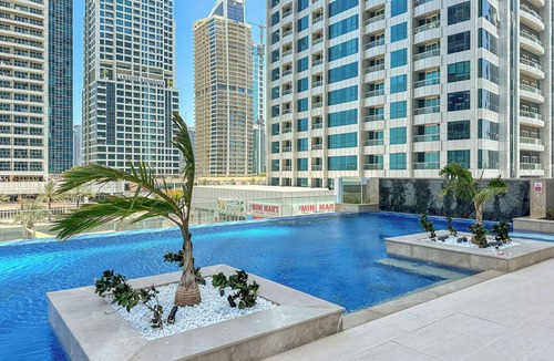 Jumeirah Lake Towers Apartment | Upscale and Chic 1BR with Canal Views, Pool & Gym
