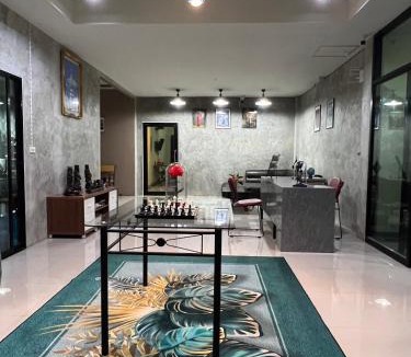 Ban Chan Hostel | V Tharm Hotel