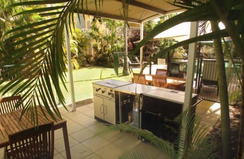 Holloways Beach Apartment | Vacation apartments on the sandy beach of the Pacific Ocean
