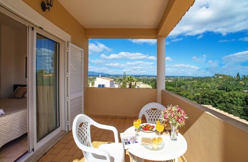 Estombar House | Vacation home Silena by Interhome