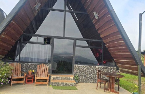 Angeles Sur Cabin | Valhalla cabin with jacuzzi, fireplace and mountain view