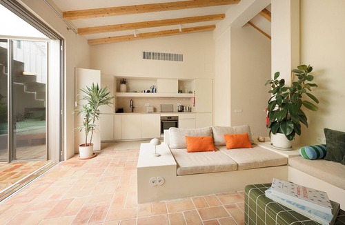 Raposeira House | Vila Verde - Charming West Algarve Townhouse with Rooftop Terrace