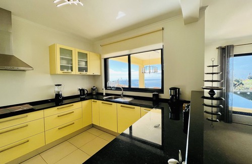 Estreito da Calheta House | Villa Carpe Diem by Your Madeira Rentals