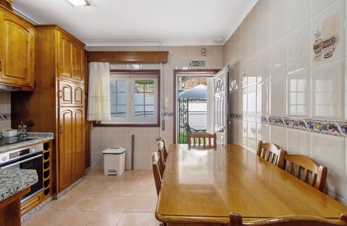Macieira de Cambra Villa | Villa 'Casa Cimo D'Aldeia' with Mountain View, Wi-Fi and Air Conditioning