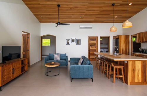 Savegre Villa | Villa Colibrí – Spacious 3BR Home Matapalo Bliss