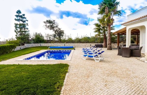 Conceicao Villa | Villa Flora Martins, 4 bedrooms, pool and fantastic view