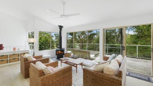 Avoca Beach House | Villa Luna - Pet Friendly Retreat