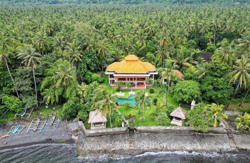 Sembiran Villa | Villa Manor Beachfront, North Bali