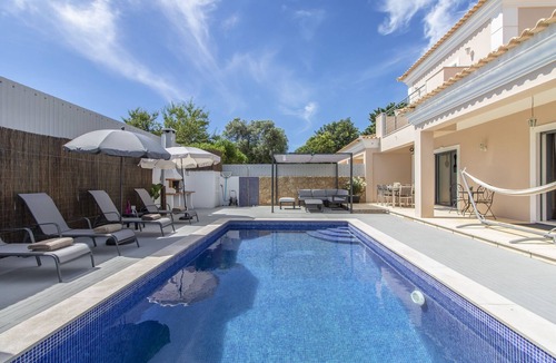 Vale Formoso Ski Chalet | Villa Maya | 3 Bedrooms | Modern | Almancil