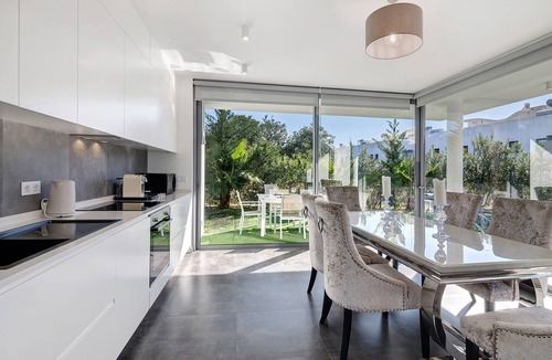 Pera Villa | Villa 'Pêra By Gabi Miguel' with Private Pool, Wi-Fi and Air Conditioning
