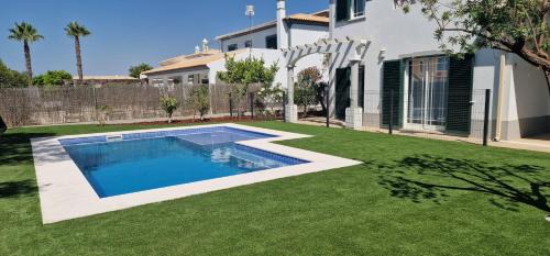 Figueiral Apartment | Villa Pretty Stunning House with Garden and Private Swimming Pool