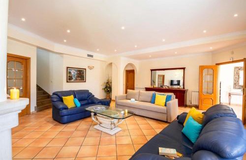 Santa Eulalia Villa | Villa Samoa - Moradia com piscina aquecível e BBQ em Albufeira