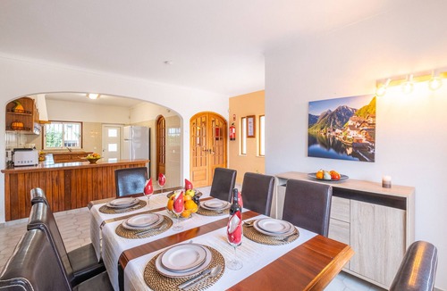 Castelo Villa | Villa w/Heatable Pool and BBQ in Galé