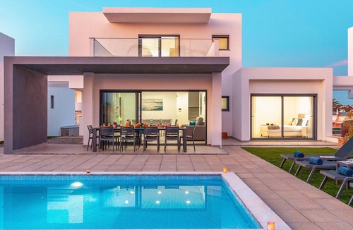 Castelo Villa | Villa w/Heatable Pool and BBQ in Albufeira
