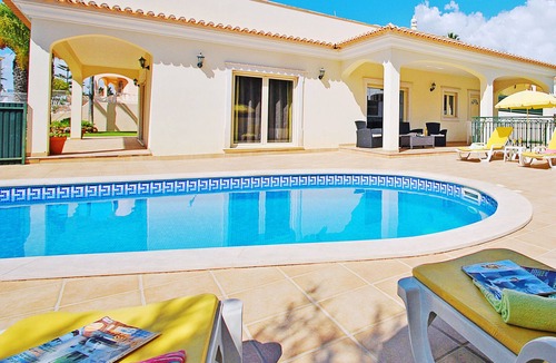 Montechoro Villa | Villa w/Heatable Pool & BBQ in Albufeira