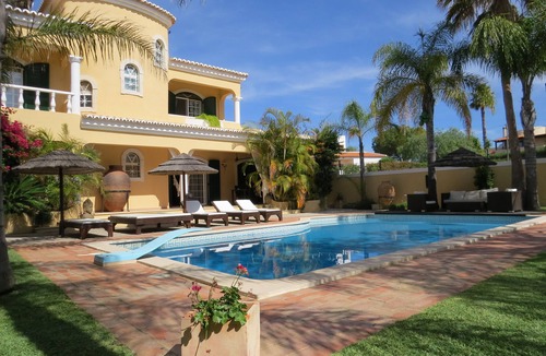 Vilamoura House | VILLA WITH A VERY BIG, BEAUTIFUL GARDEN AND TENNIS