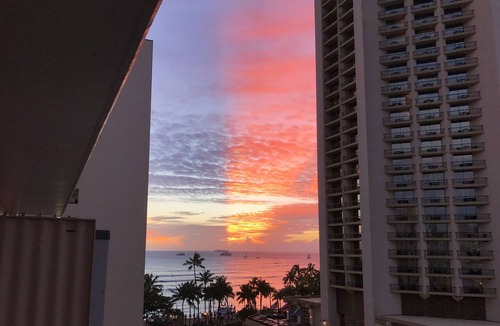Waikiki Condo | Waikiki Beach center! Oceanview, Lanai, Free WIFI and Phone. Full Kitchen.