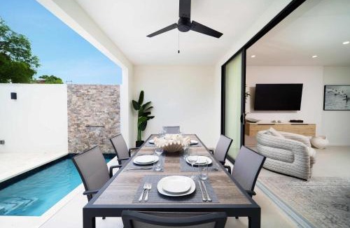 Gibbes House | Walk to Beach New Elegant 3BR Villa with Pool