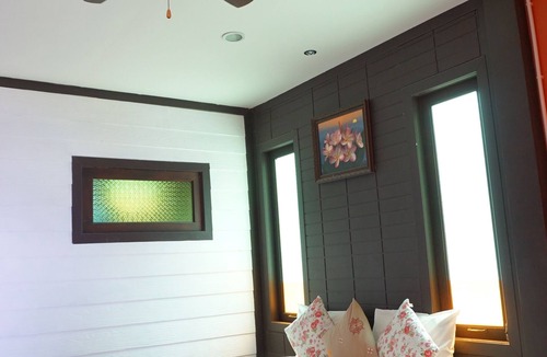 Don Sak Hotel | Wanghin Bungalow Donsak