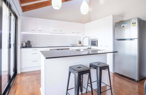 Warana House | Warana Abode - Pool, Studio, PF, Walk to Beach