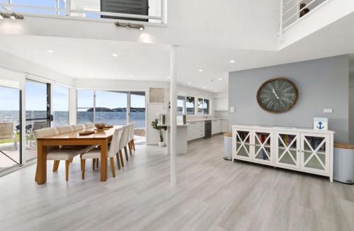 Salamander Bay House | Waterfront Wonderland 41 Foreshore Dr stunning house with a lift linen Wi Fi and ducted air conditioning