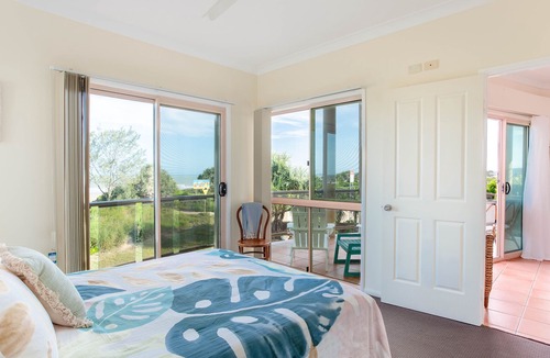 Bangalee House | Welcome to Hinz On The Beach
