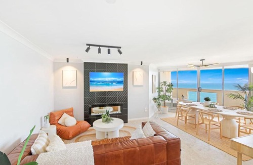 Surfers Paradise Apartment | Welcome to Paradise Ocean Views from every room