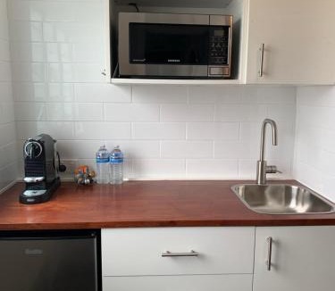 West End Apartment | West End Studio 2