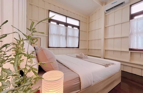 Bangkok Yai Hotel | White & Green Boutique Homestay