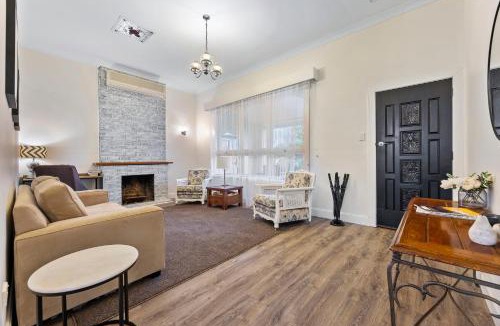 Clare House | White on Wright Clare