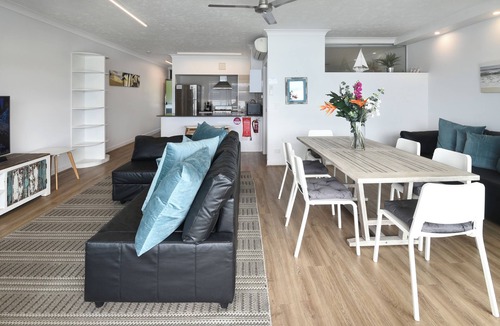 Hamilton Island Apartment | Whitsunday Apartment West 802