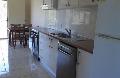 Bowen Hotel | Whitsunday Sands Resort