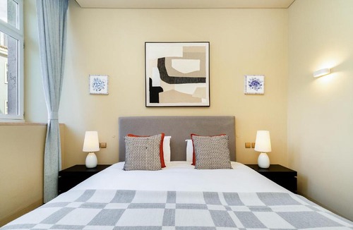 Sao Paulo Apartment | WHome Riverside Flat Steps from Lisbon Attractions