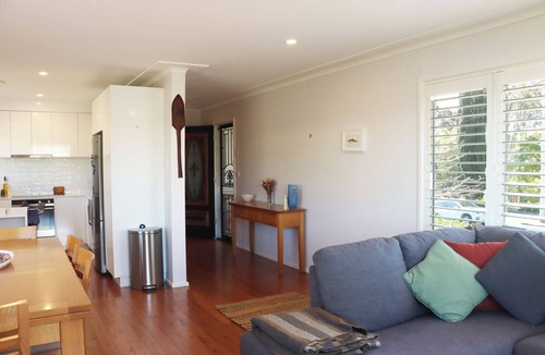 Denhams Beach House | WiFi * Beaches * Coastal Trail * Munjip Retreat