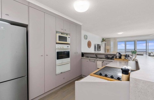 Woorim House | Woorim Waves - Holiday Hub Bribie Island