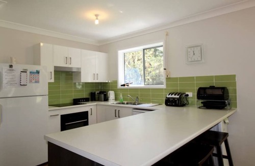 Wrights Beach House | Wrights Beach Bungalow by Book Jervis Bay - Walking Distance TO THE Water