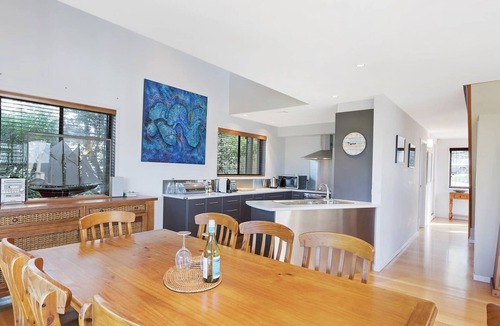 Dalmeny House | Yabbarra Sands - Enjoy the beachside lifestyle.