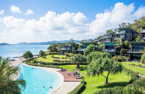 Hamilton Island Villa | Yacht Club Villa 33 Hamilton Island - oceanviews, 2 buggies and transfers