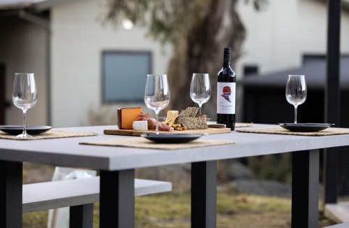 Lake Crackenback Apartment | Your dream Alpine Sanctuary - Lakeside Luxury