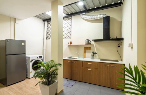 Phra Khanong House | Zen Haus, Newly Furbished Home in Bangkok, 7 min walk to BTS Onnut