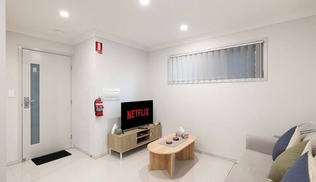 1 Bdr Apt w/AC | Covered Parking | 431F1