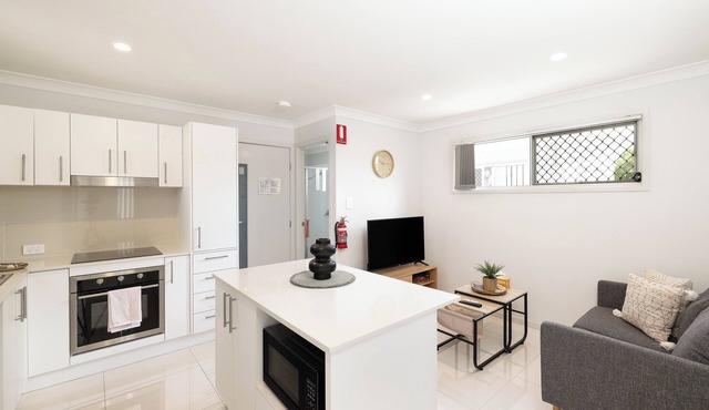 1 Bdr Apt w/AC | Covered Parking | 514F1