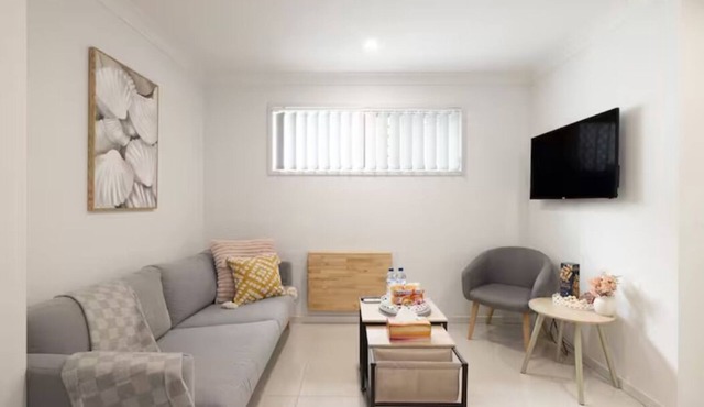 1 Bdr Apt w/AC & Kitchen | Parking | 235F1